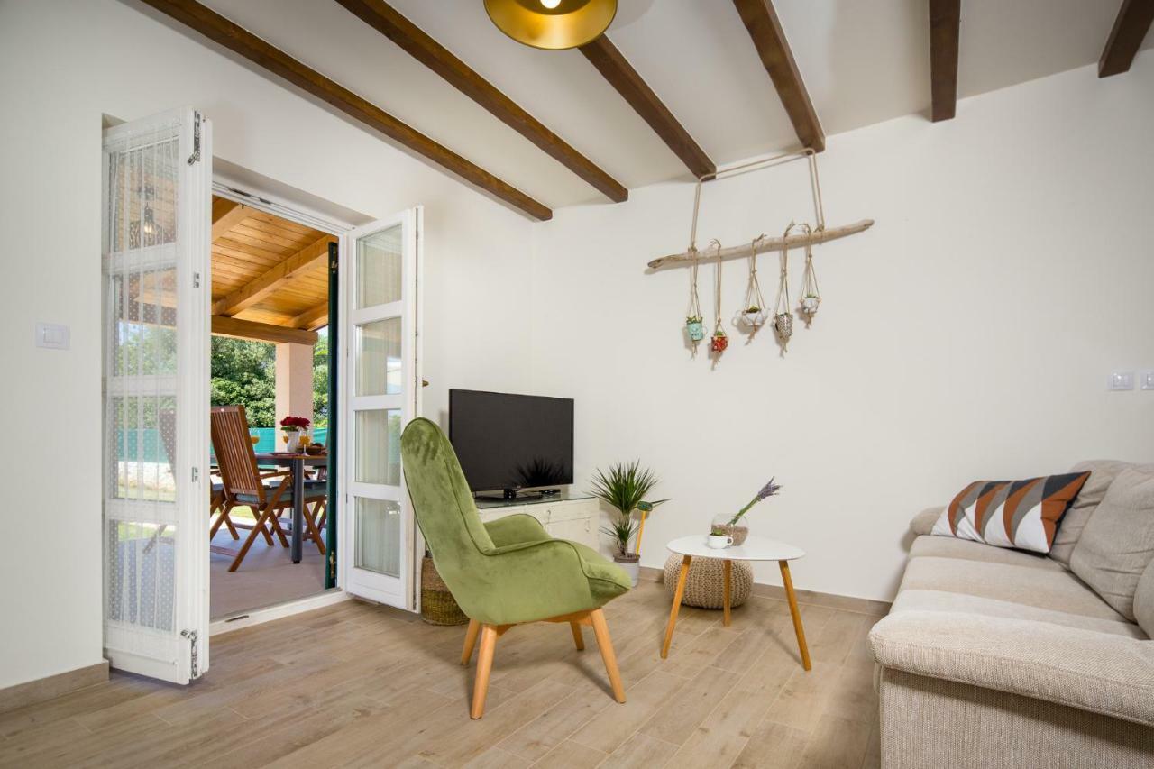 House Jozefina With Pool Apartamento Rovinj Exterior foto